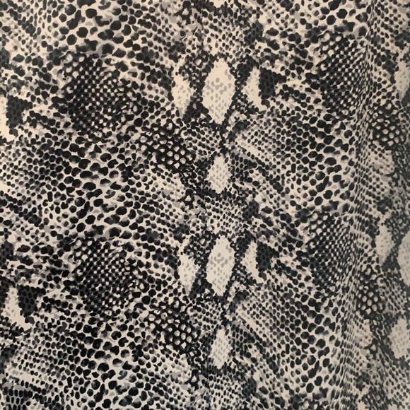 Snakeskin Pattern Lingerie - Picture 4 of 10